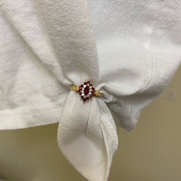 Jewelry - Red&White Fashion Gold Plated ring.